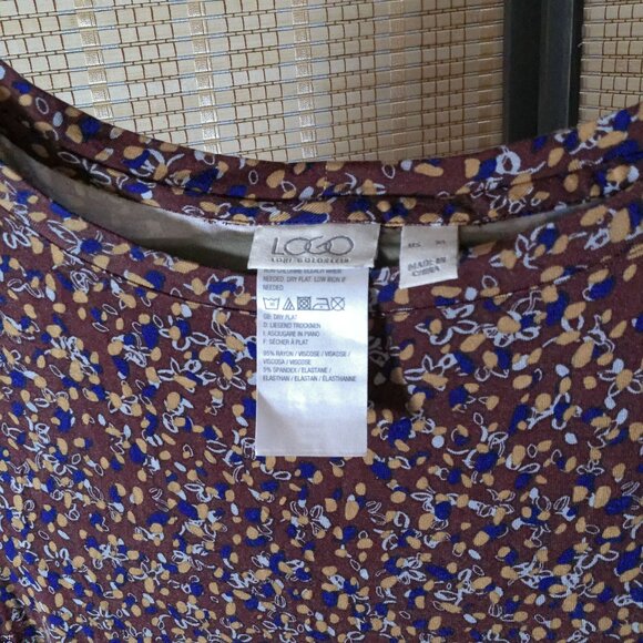 LoGo Merlot Tunic with Blue and Gold Abstract Floral Print - Picture 5 of 6